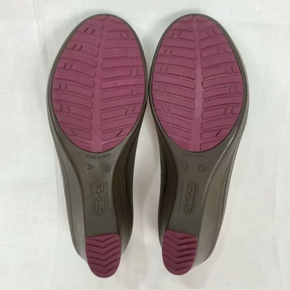 CROCS Brown Wedge Heel Pumps with Bow Lydia Women Sz 8 Comfort Shoes Dressy